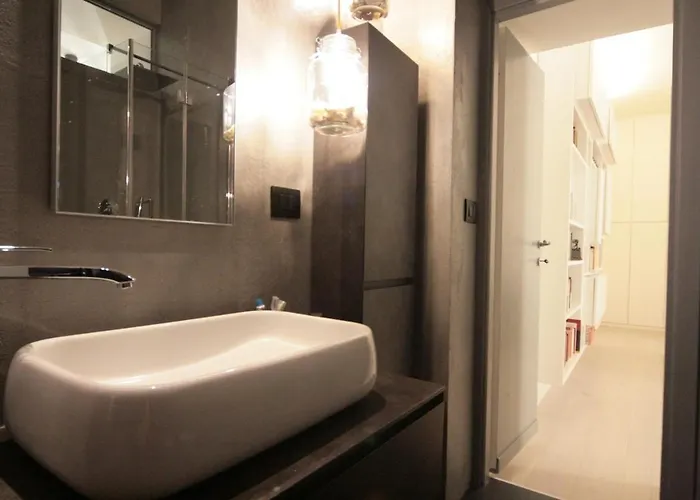 New Unit Contemporary Vittorio *